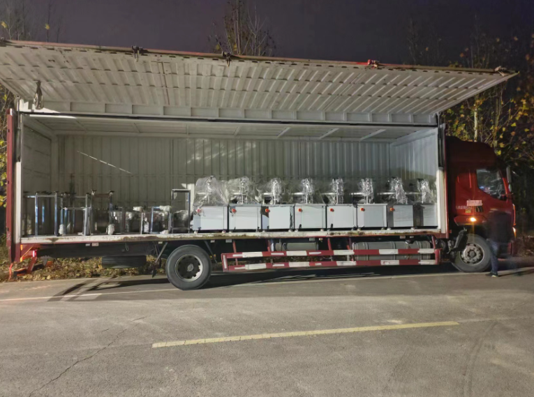 供应西 林瓶灌装加塞轧盖一体机 全自动西林瓶灌装机 液体灌装